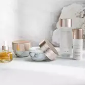 Muestra de sérum y crema Rituals Cosmetics