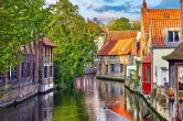Viaje con vuelo y 2 noches de hotel a Brujas
