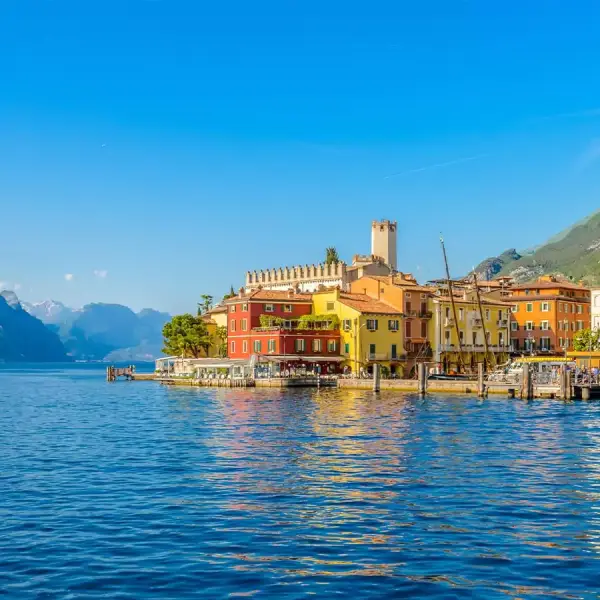 Ruta por los idílicos Lagos del Norte de Milán a Verona Ruta por los idílicos Lagos del Norte de Milán a Verona