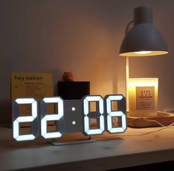 Reloj Digital con luz LED Reloj Digital con luz LED
