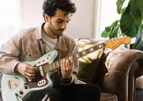 3 Meses GRATIS de clases online en Fender Play 3 Meses GRATIS de clases online en Fender Play