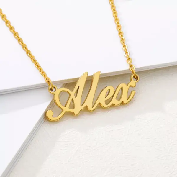 Collar personalizado con nombre dorado Collar personalizado con nombre dorado