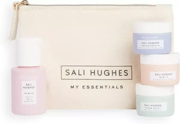 Mini kit Revolution Skincare x Sali Hughes Mini kit Revolution Skincare x Sali Hughes