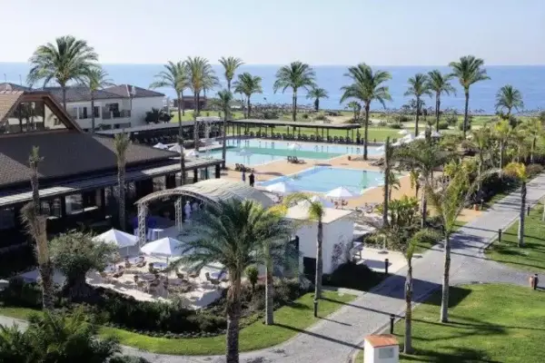 Hotel en Motril 4⭐️ + todo incluido + niño gratis Hotel en Motril 4⭐️ + todo incluido + niño gratis