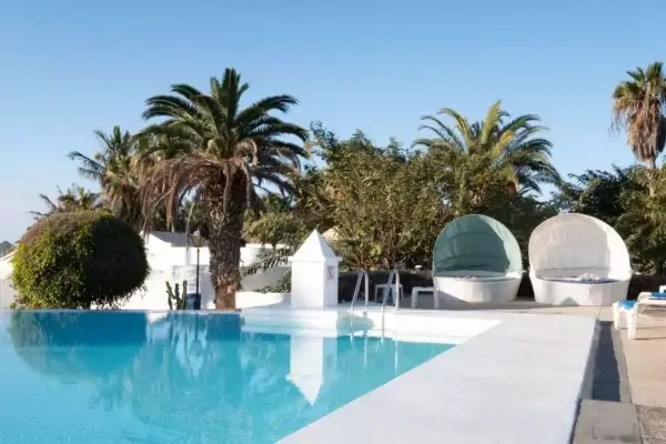 6 Noches Lanzarote con vuelos + Hotel 3 estrellas (Pensión completa + cancelación gratis) 6 Noches Lanzarote con vuelos + Hotel 3 estrellas (Pensión completa + cancelación gratis)