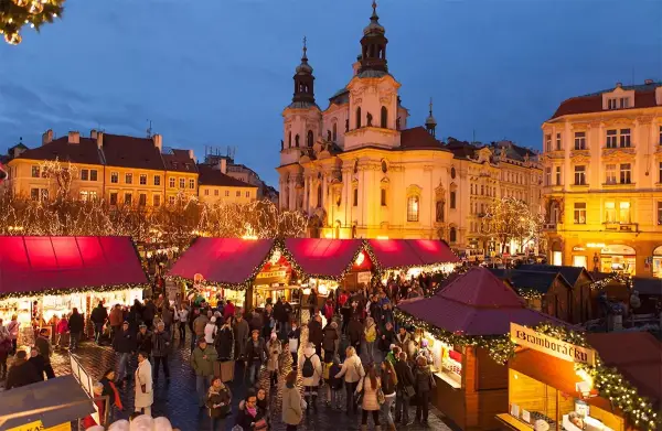 Vuelos y de 2 a 4 noches en hotel 4⭐️ con desayunos a los Mercados de Navidad de Praga Vuelos y de 2 a 4 noches en hotel 4⭐️ con desayunos a los Mercados de Navidad de Praga