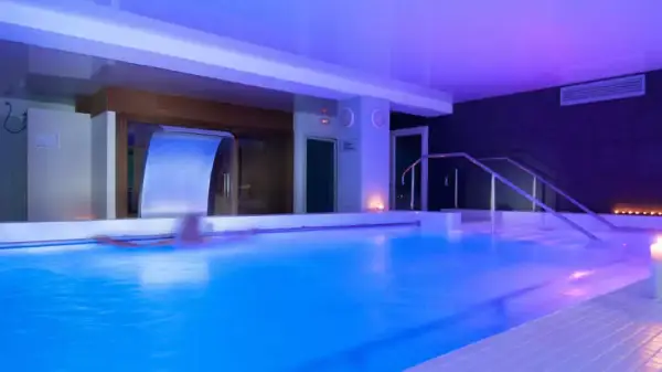 Hotel 4⭐️ con desayuno bufé y termas Balneario de Lleida Hotel 4⭐️ con desayuno bufé y termas Balneario de Lleida