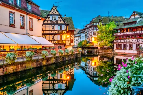 3 días para 2 en el corazón de Estrasburgo con desayuno y crémant incluido 3 días para 2 en el corazón de Estrasburgo con desayuno y crémant incluido