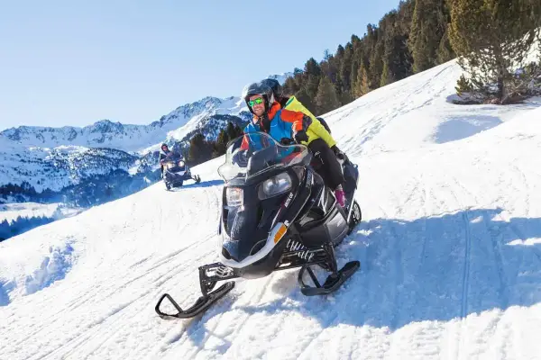 Hotel 3⭐️ en Andorra + ruta en moto de nieve Hotel 3⭐️ en Andorra + ruta en moto de nieve