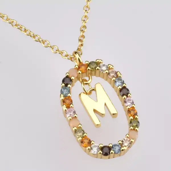 Cadena larga con letras doradas unisex Cadena larga con letras doradas unisex