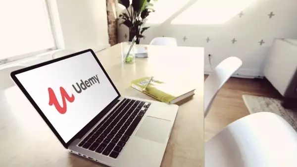 Cursos C++, Python, AWS, Kubernetes, JavaScript, React, HTML y más Cursos C++, Python, AWS, Kubernetes, JavaScript, React, HTML y más