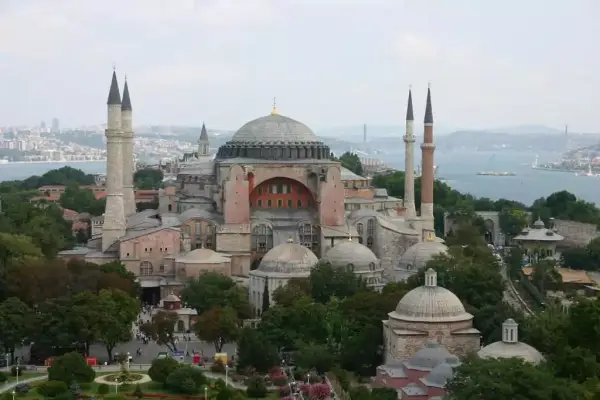 8 Días de ensueño en Estambul + Vuelos Directos + Hotel 3⭐️ 8 Días de ensueño en Estambul + Vuelos Directos + Hotel 3⭐️
