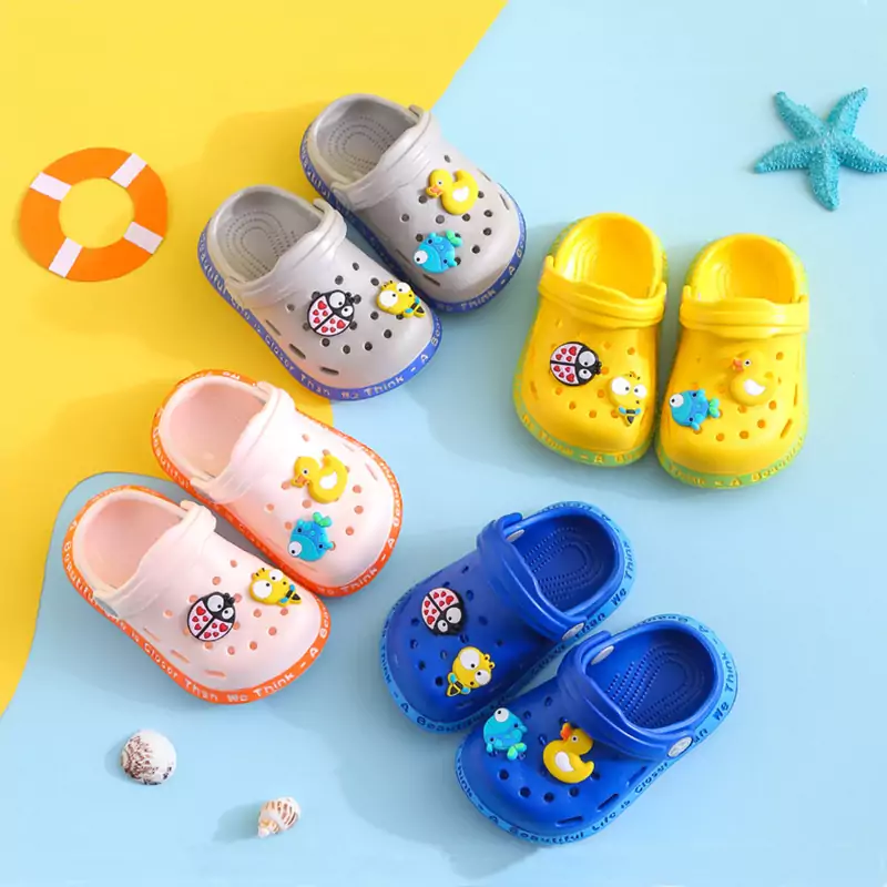 Zuecos de verano para niños/as Zuecos de verano para niños/as