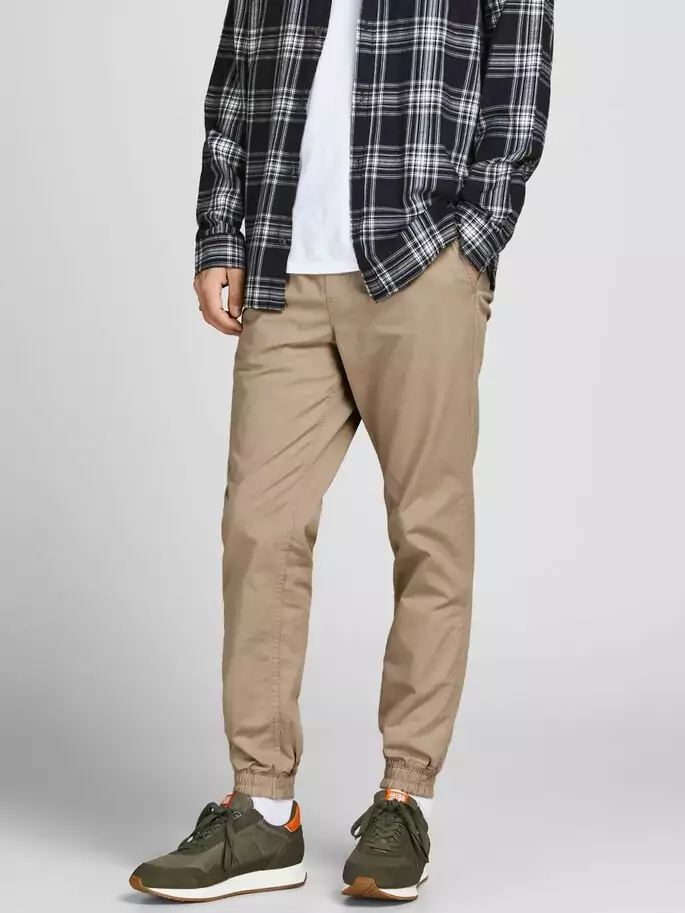 Hasta 70% Dto. + 10% Extra + envío gratis en pantalones Hasta 70% Dto. + 10% Extra + envío gratis en pantalones