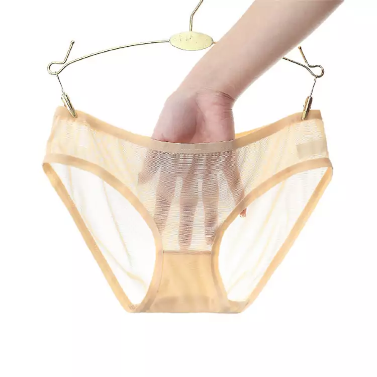3 bragas semitransparentes en color beige 3 bragas semitransparentes en color beige