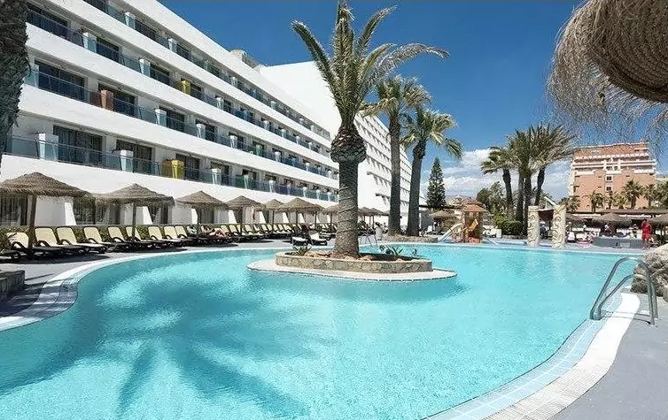 Hotel 4 ⭐️ con 35% descuento y 2 niños GRATIS en Roquetas Hotel 4 ⭐️ con 35% descuento y 2 niños GRATIS en Roquetas