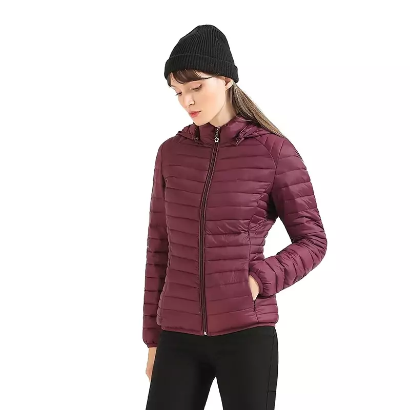 Chaqueta acolchada ultraligera con capucha Chaqueta acolchada ultraligera con capucha
