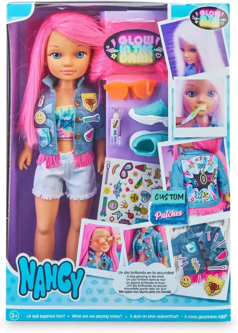 Muñeca Nancy: Un día brillando en la oscuridad Muñeca Nancy: Un día brillando en la oscuridad