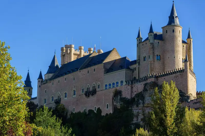 Palacio en el centro de Segovia en julio Palacio en el centro de Segovia en julio