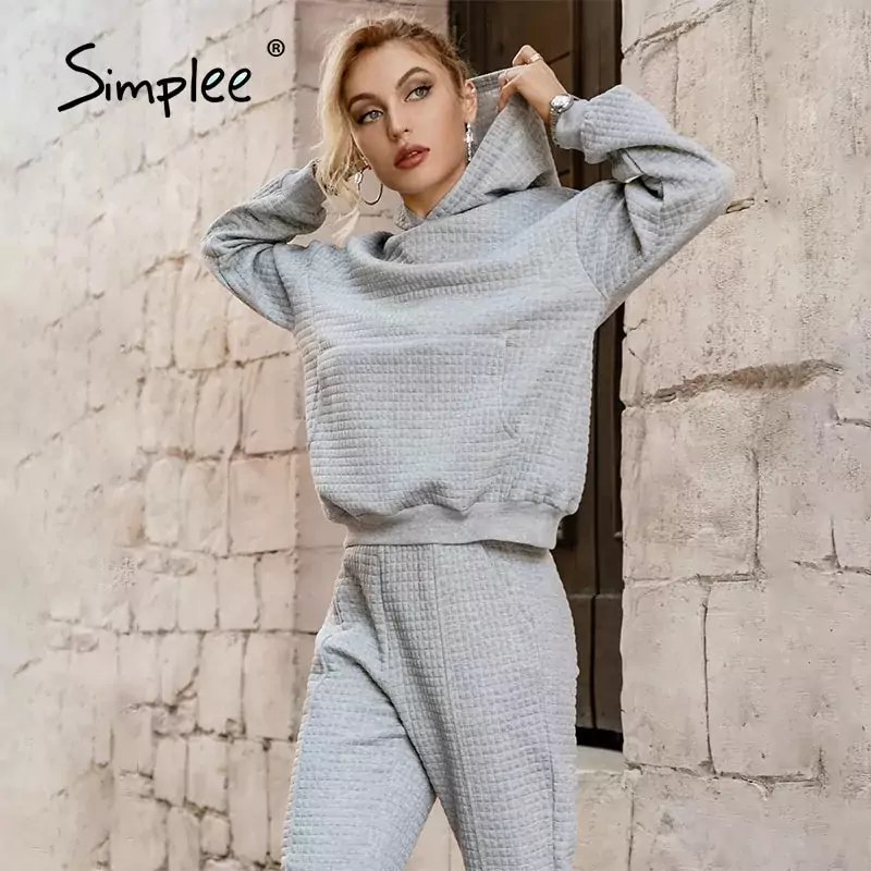 Conjunto deportivo de mujer SIMPLEE Conjunto deportivo de mujer SIMPLEE