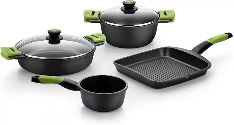 Batería de cocina de aluminio fundido antiadherente para todo tipo de cocinas. Batería de cocina de aluminio fundido antiadherente para todo tipo de cocinas.