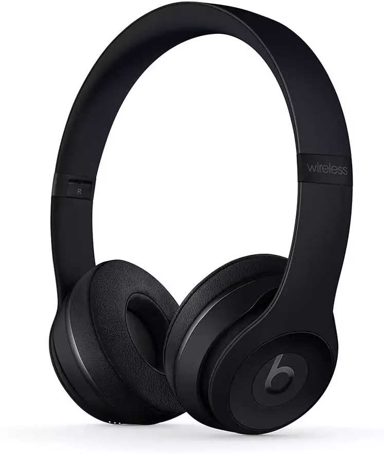 Auriculares inalámbricos Beats Solo3 con chip Apple W1 y 40 horas de batería - Negro. Auriculares inalámbricos Beats Solo3 con chip Apple W1 y 40 horas de batería - Negro.