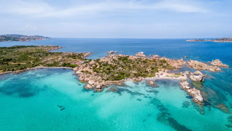 Vuelos + alojamiento + coche alquiler en mayo a La Maddalena en Cerdeña Vuelos + alojamiento + coche alquiler en mayo a La Maddalena en Cerdeña