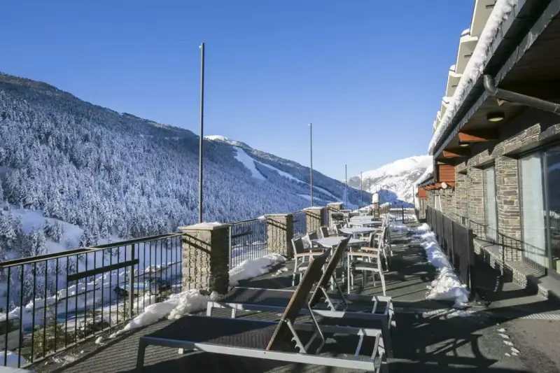 Fin de semana 2 pers. Hotel 4 estrellas Andorra con media pensión y cancelación gratuita Fin de semana 2 pers. Hotel 4 estrellas Andorra con media pensión y cancelación gratuita