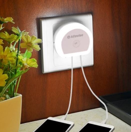 Luz Nocturna con 2 USB de Carga