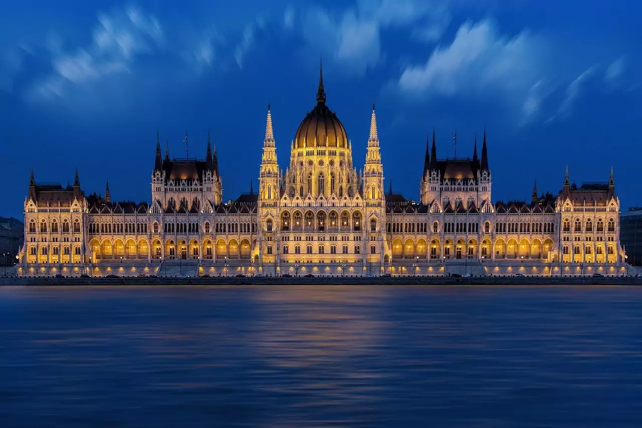¡¡CHOLLAZO!! VUELOS A BUDAPEST + 3/4 NOCHES EN HOTEL 4* DESDE 90 EUROS P.P ¡¡CHOLLAZO!! VUELOS A BUDAPEST + 3/4 NOCHES EN HOTEL 4* DESDE 90 EUROS P.P