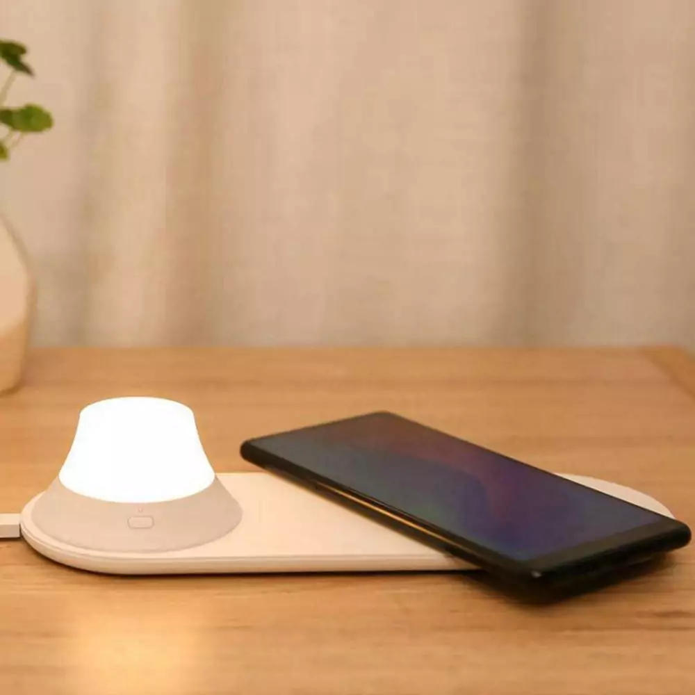 Yeelight Wireless Charging Night Lamp solo 13,6€ Yeelight Wireless Charging Night Lamp solo 13,6€